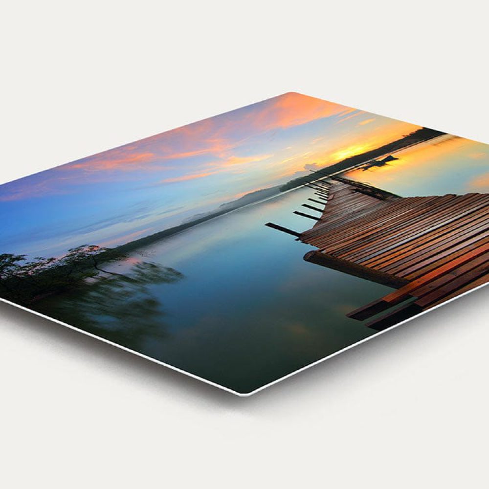 Give your photos a professional presentation with foam board mounting. Ideal for exhibitions, gifts, or displays. Lightweight and durable.